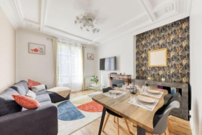 Proche PARIS, gare RER C à 2 min à pieds, Notre Dame à 15min, Parking privé et TRAVELLER AWARDS 2025